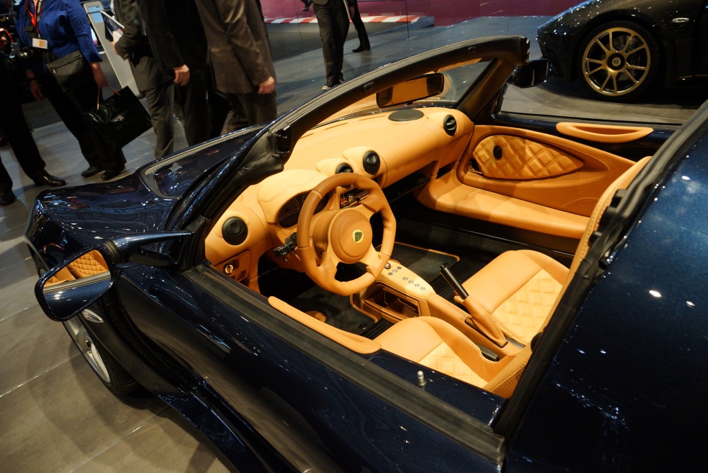 2012 Geneva Motor Show-1