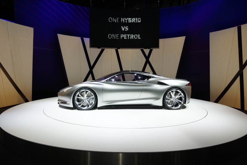 2012 Geneva Motor Show-1