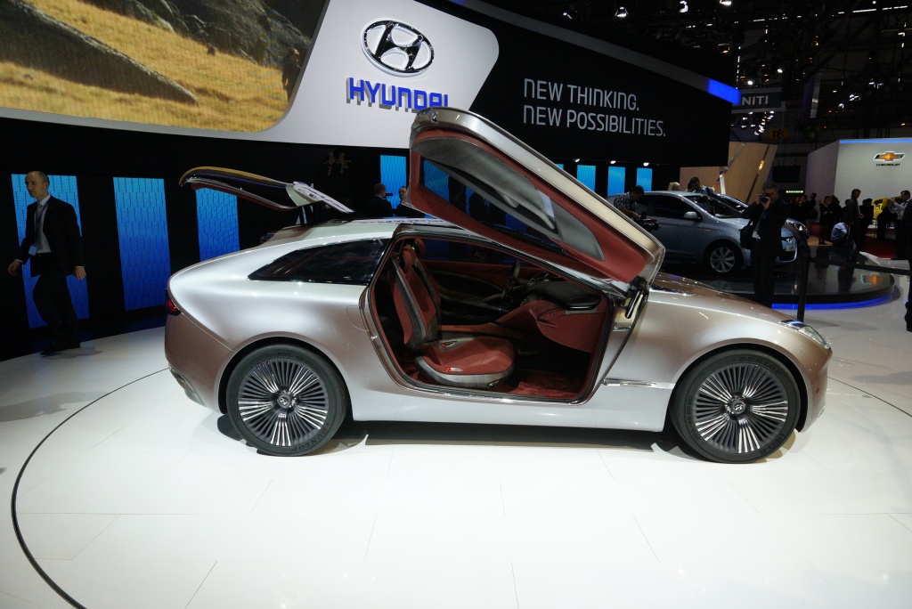 2012 Geneva Motor Show-1