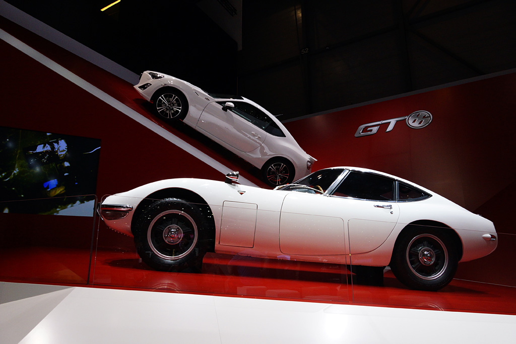 2012 Geneva Motor Show-1