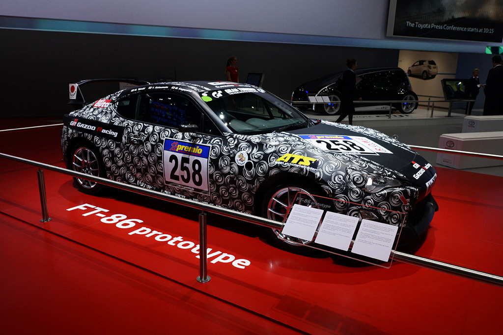 2012 Geneva Motor Show-1