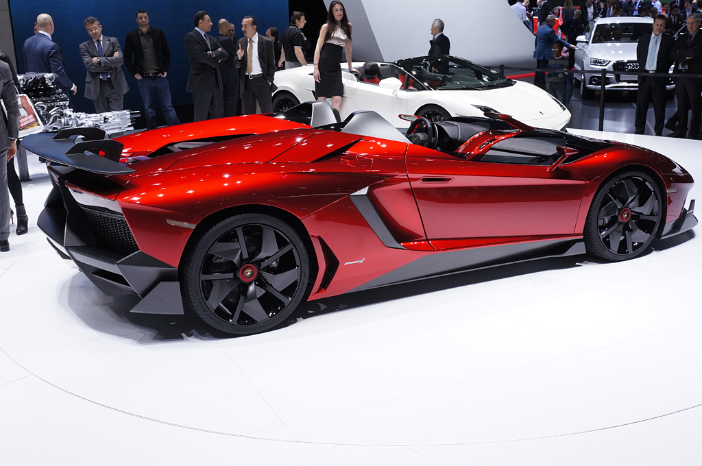 2012 Geneva Motor Show-1