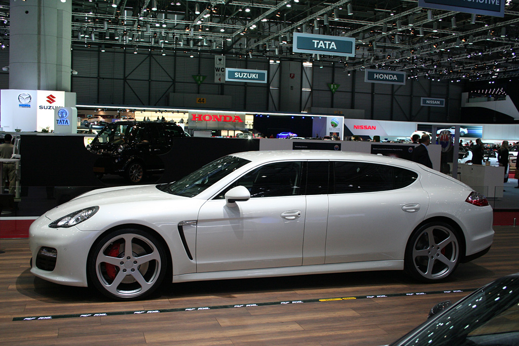 2012 Geneva Motor Show-1