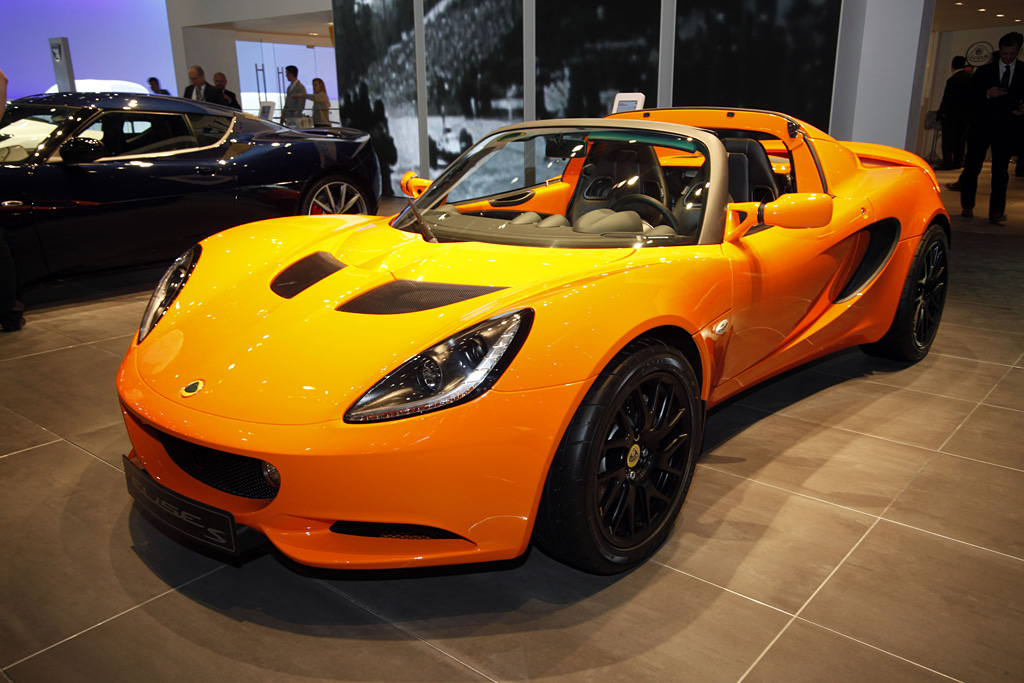 2012 Geneva Motor Show-1