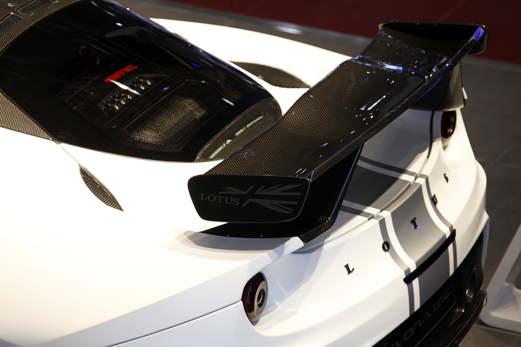 2012 Geneva Motor Show-1