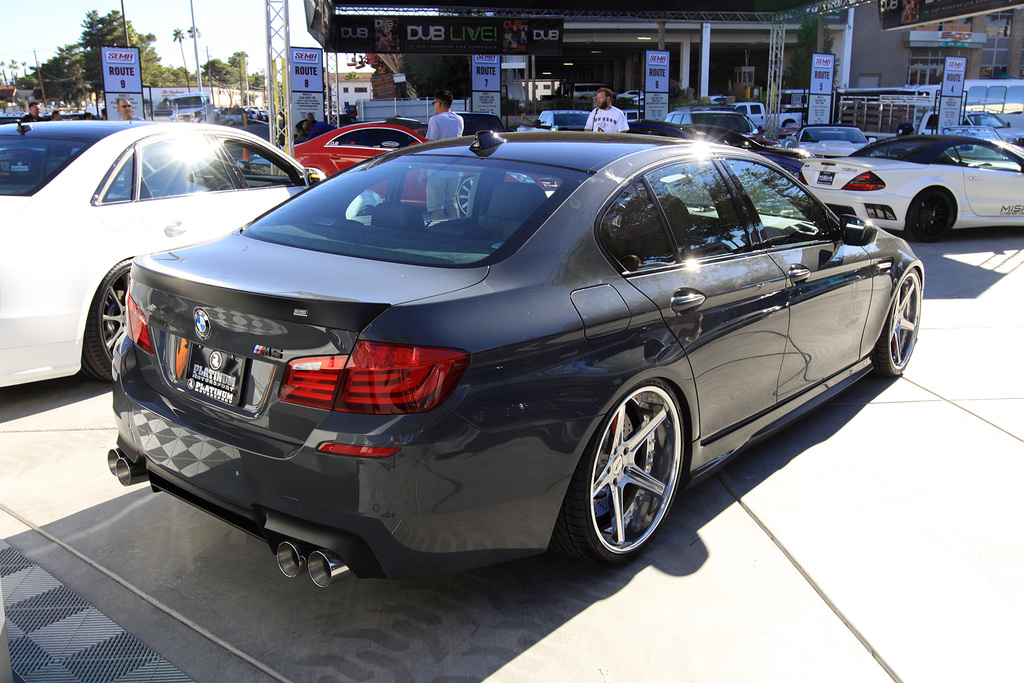 2011 BMW M5 Gallery