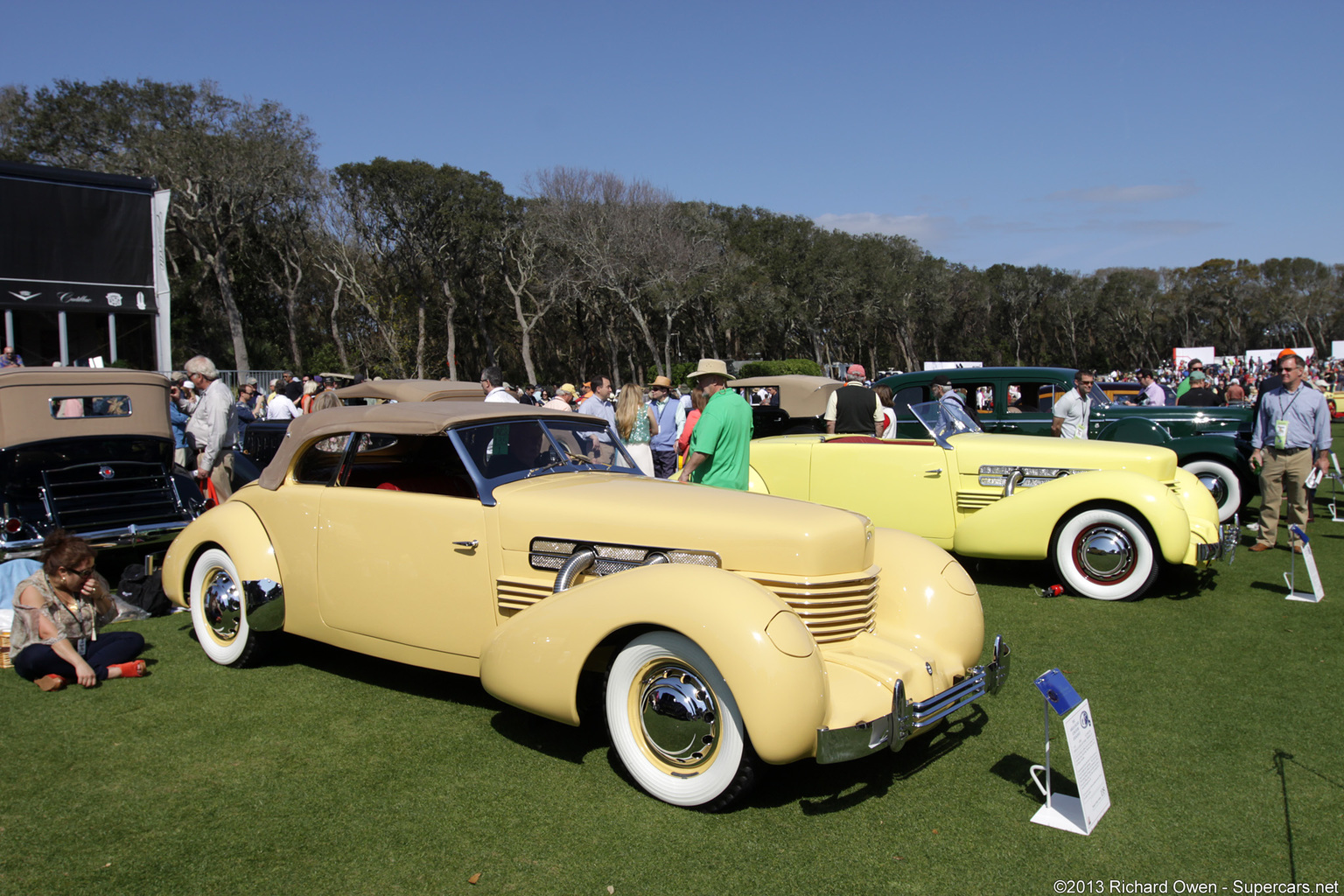 1937 Cord 812 Gallery