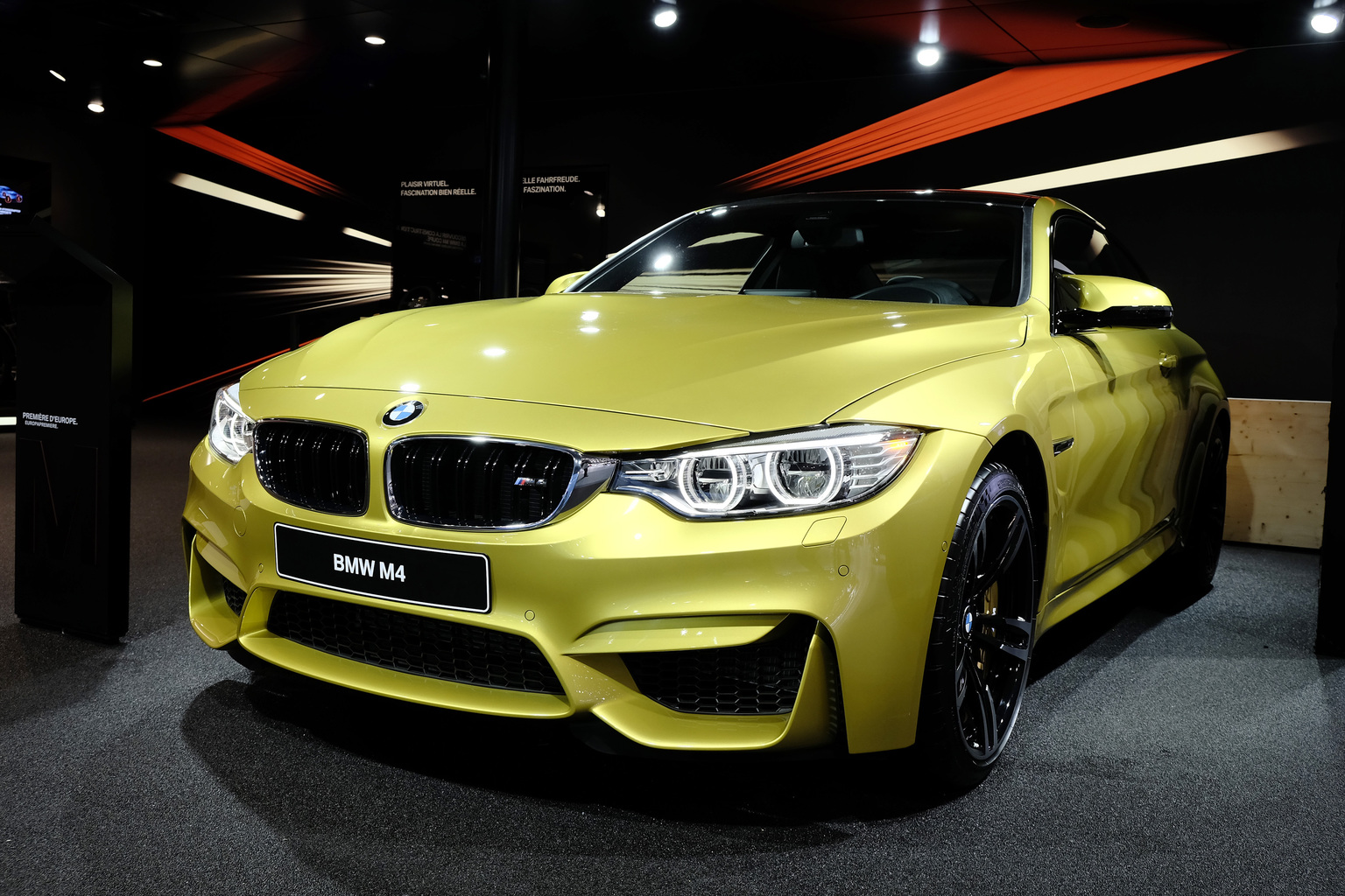 2014 BMW M4 Gallery