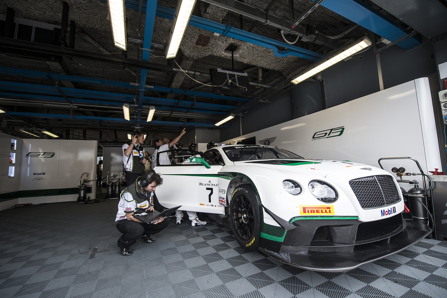 2013 Bentley Continental GT3 Gallery