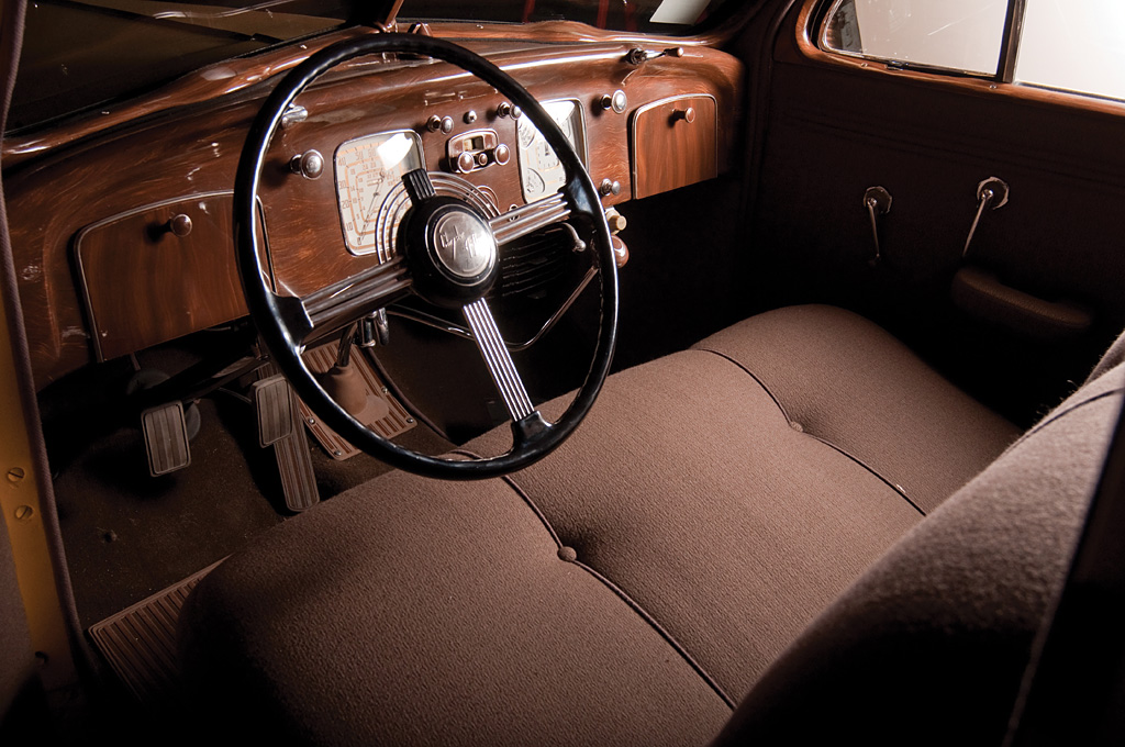 1936 Chrysler Imperial Airflow