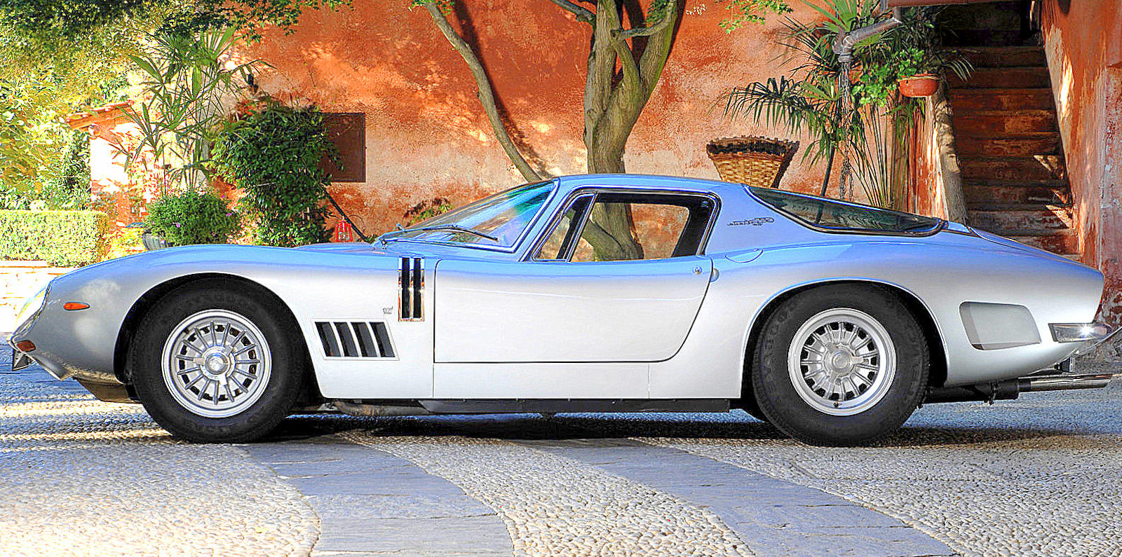 Bizzarrini 5300 gt модель