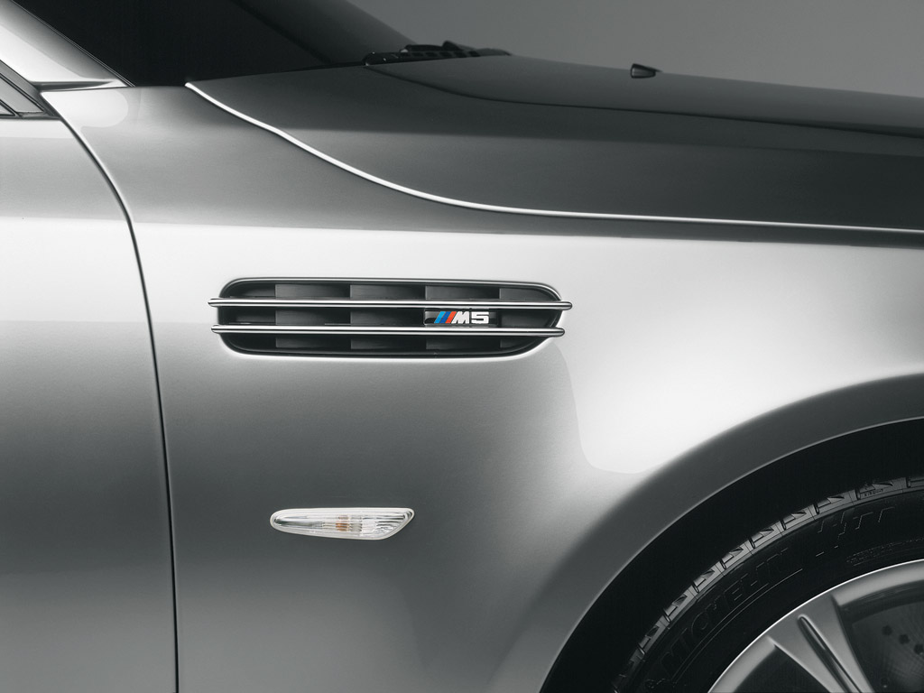 2004 BMW Concept M5