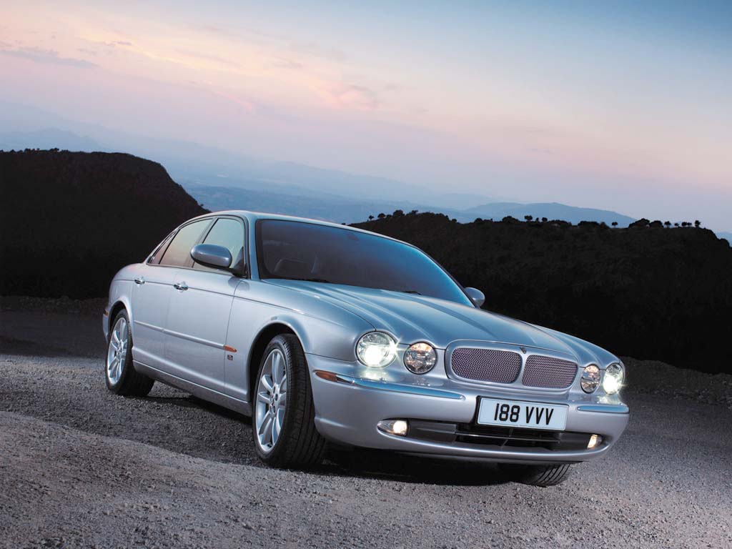 2004 Jaguar XJR