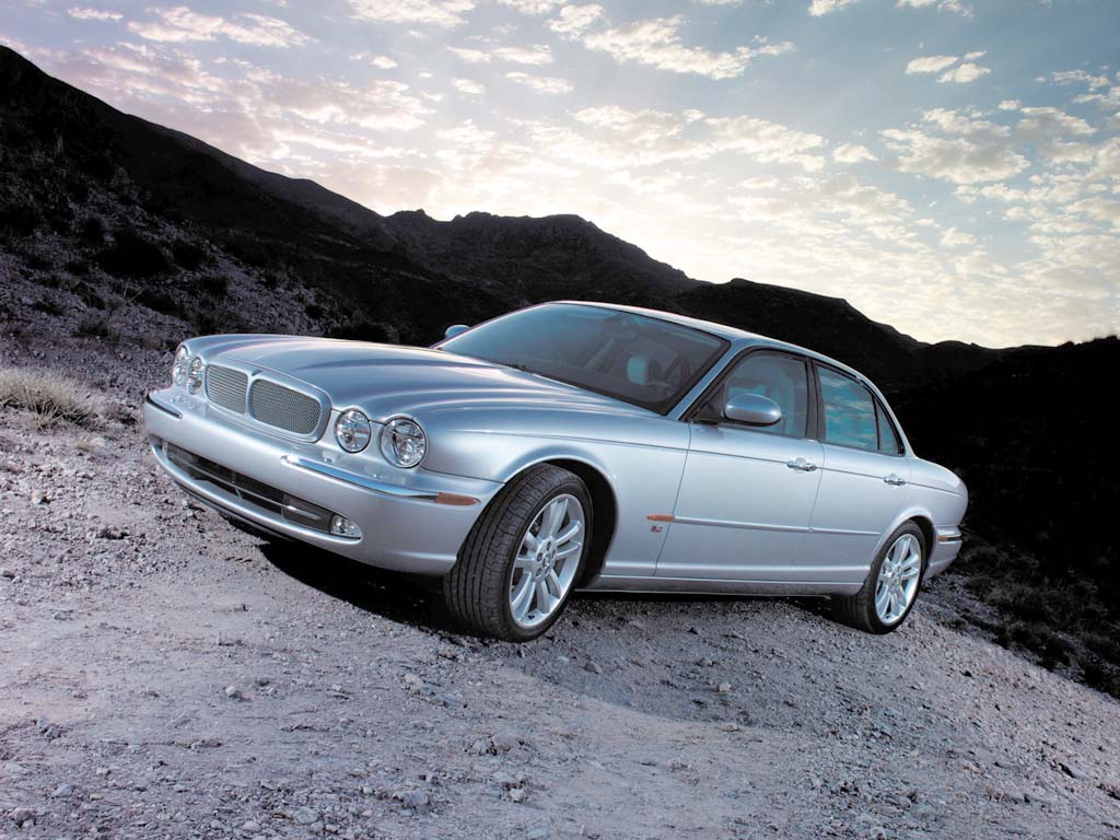 2004 Jaguar XJR