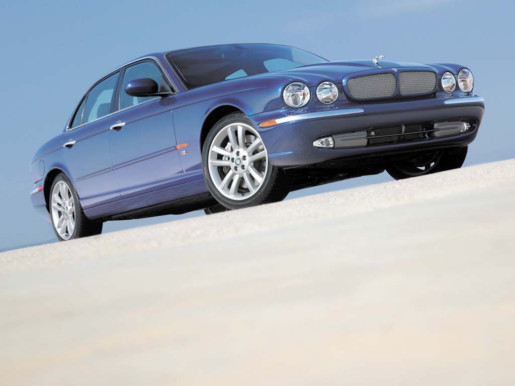 2004 Jaguar XJR