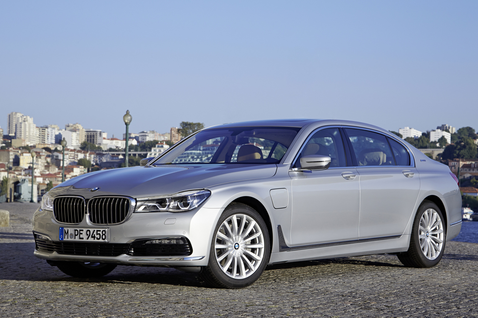 2015 BMW 740Le