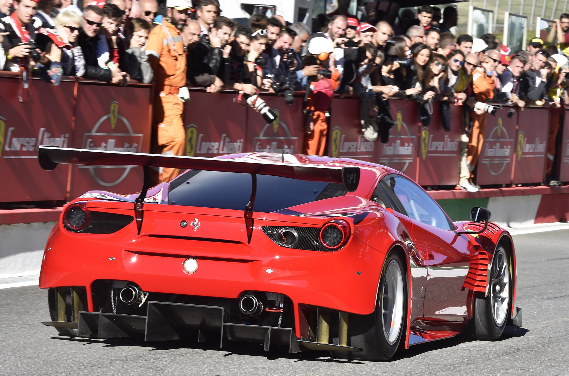 2016 Ferrari 488 GT3