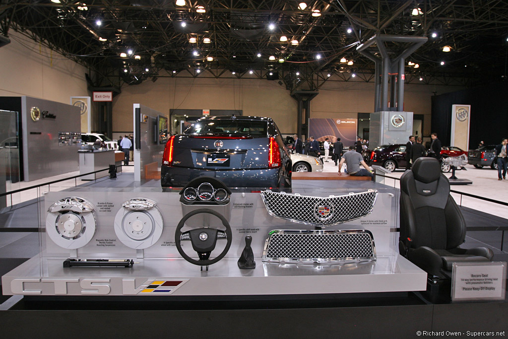 2009 Cadillac CTS-V Sedan Gallery