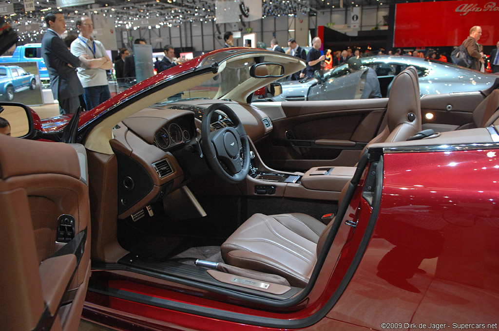 2009 Geneva Motor Show-3