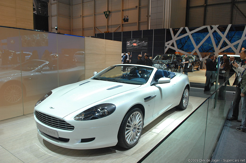 2009 Geneva Motor Show-3