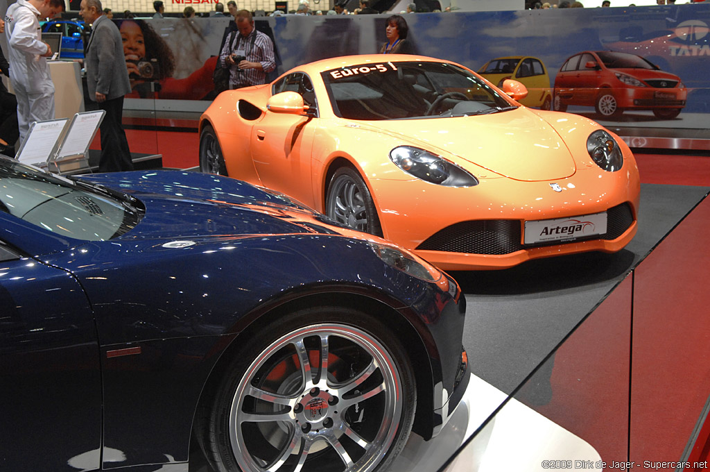 2009 Geneva Motor Show-4