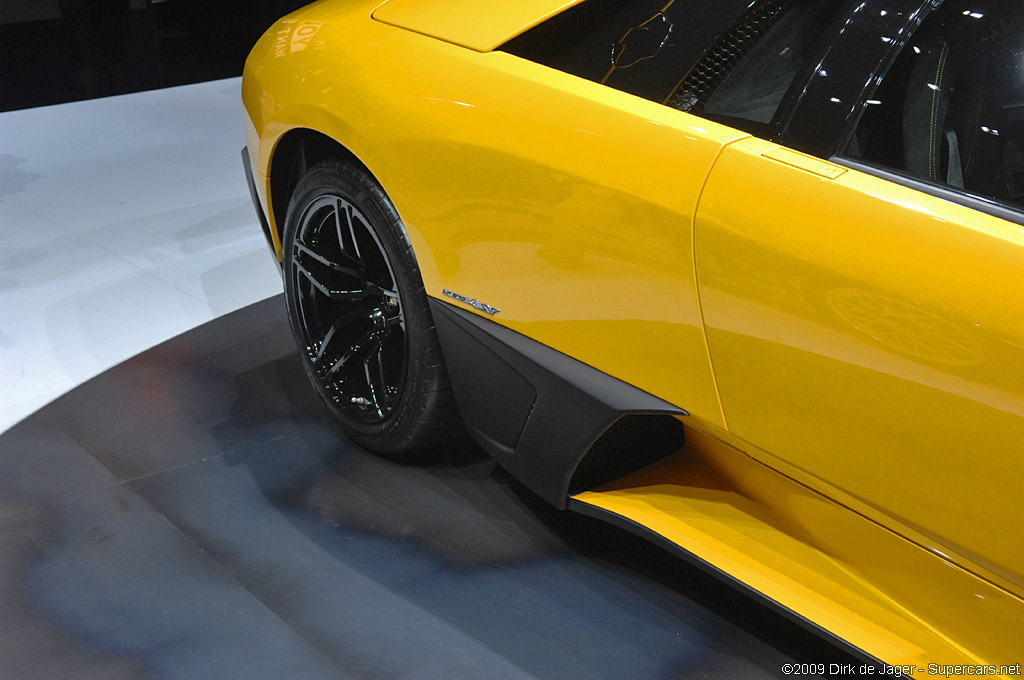 2009 Geneva Motor Show-4