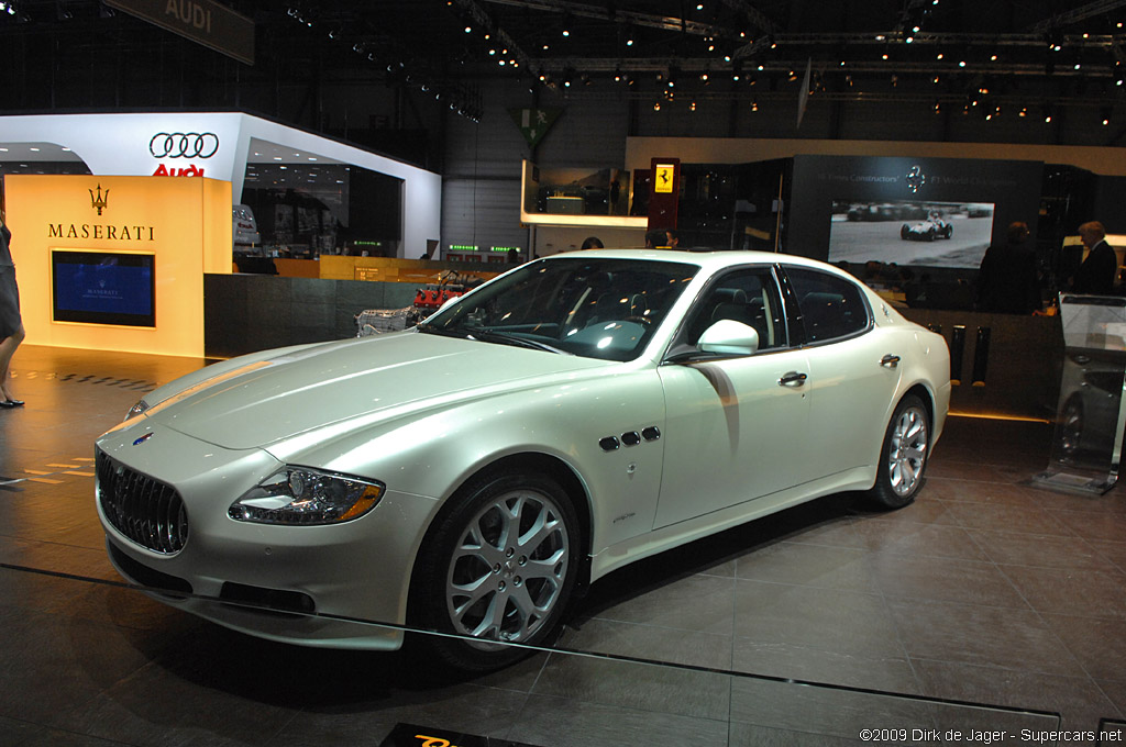 2009 Geneva Motor Show-3