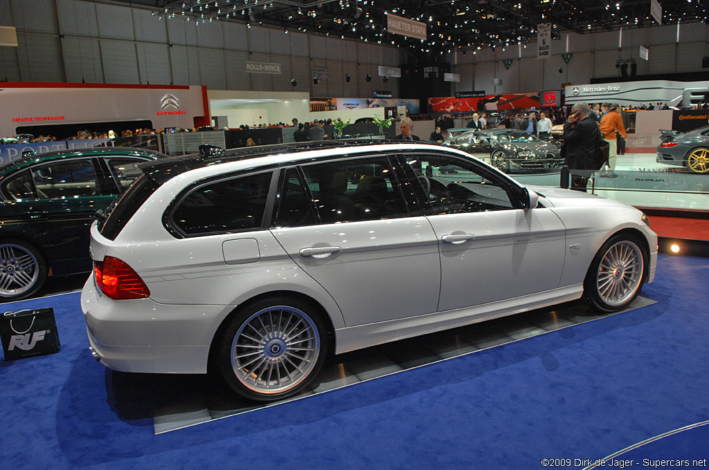 2009 Geneva Motor Show-4