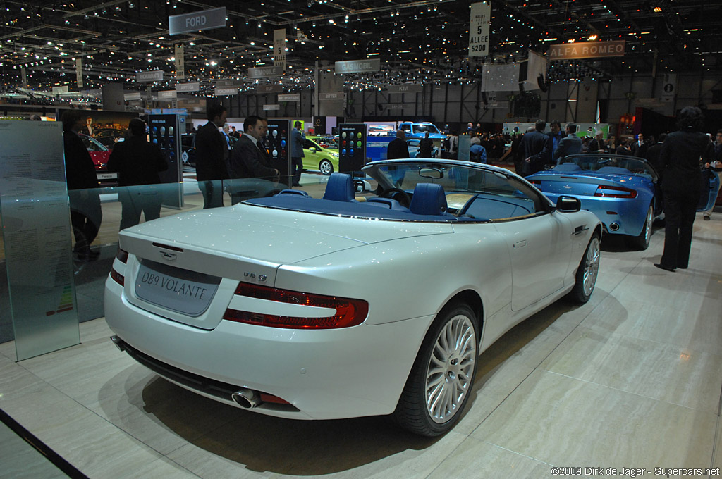 2009 Geneva Motor Show-3