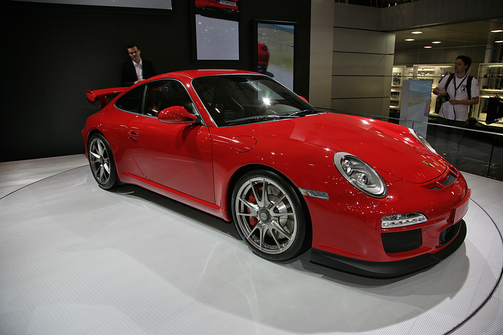 2009 Geneva Motor Show-3