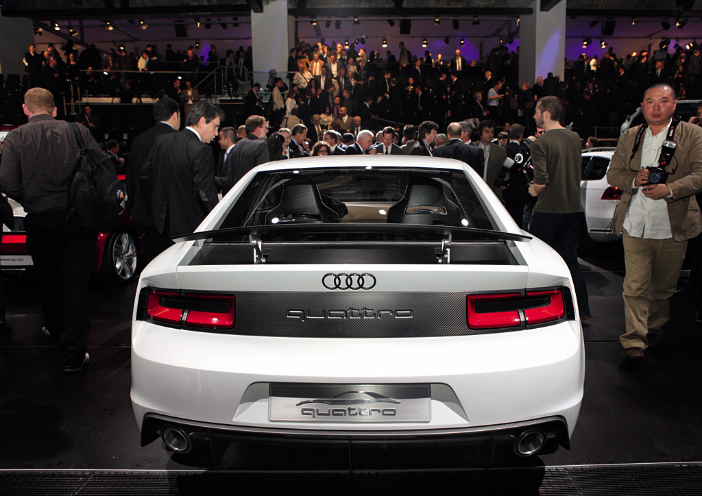 2010 Paris Motor Show-3