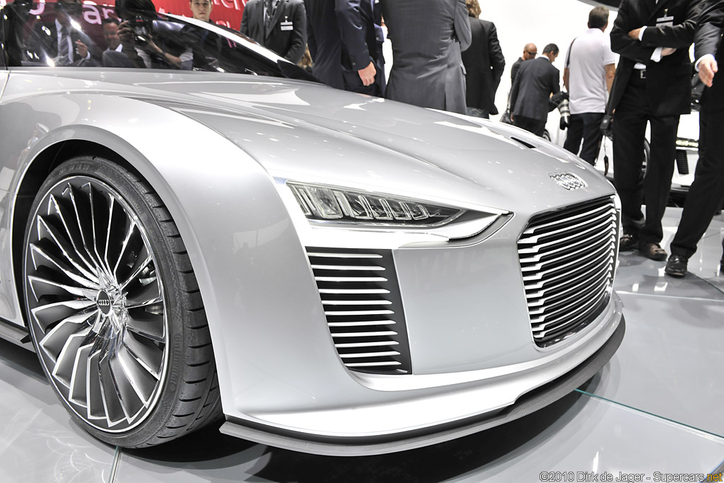 2010 Paris Motor Show-3