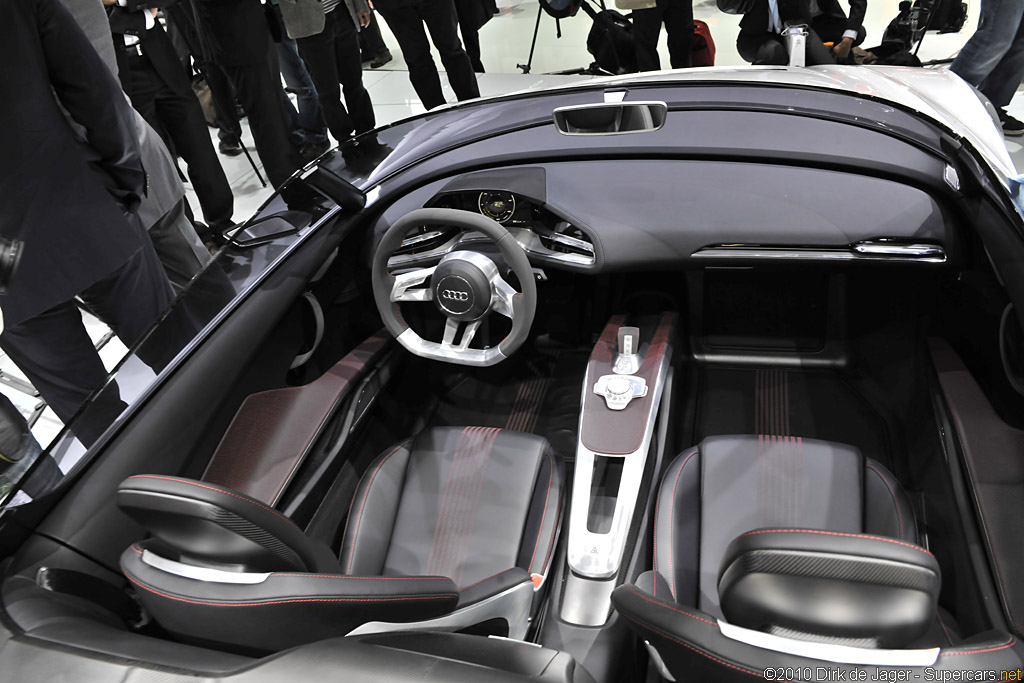 2010 Paris Motor Show-3