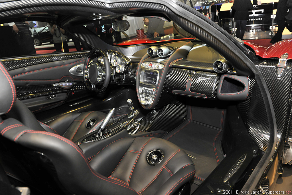 2011 Geneva Motor Show-1