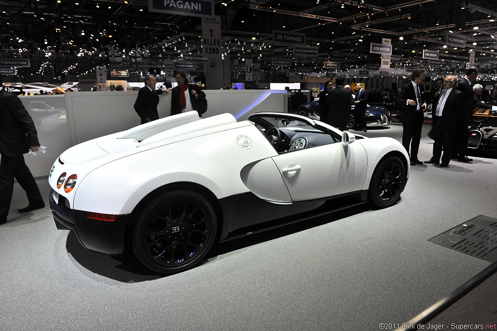 2011 Geneva Motor Show-1