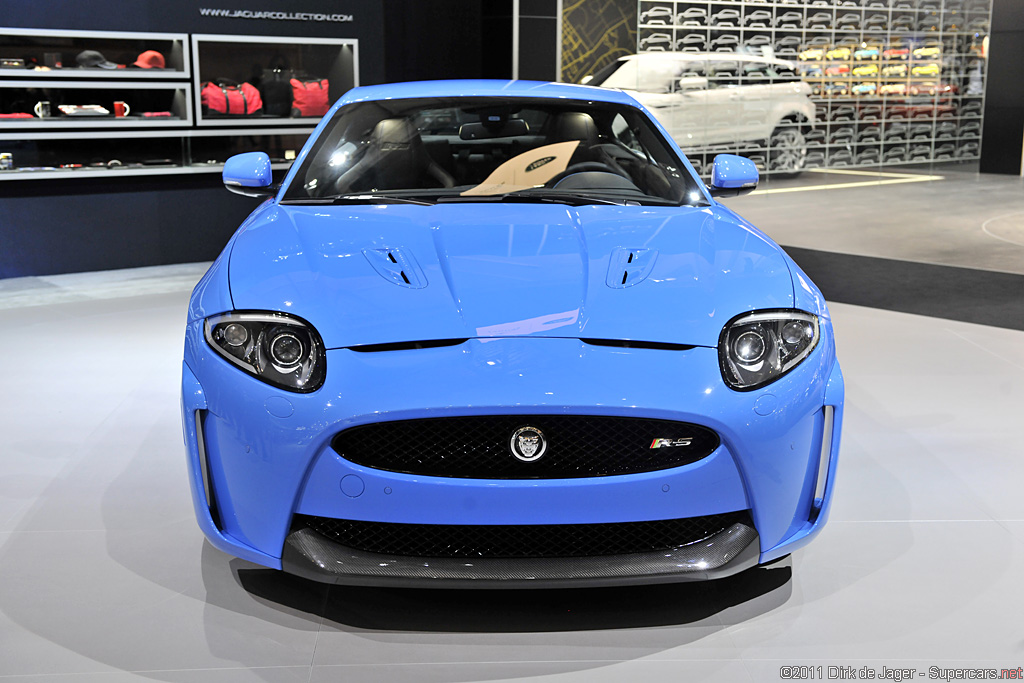 2011 Geneva Motor Show-3