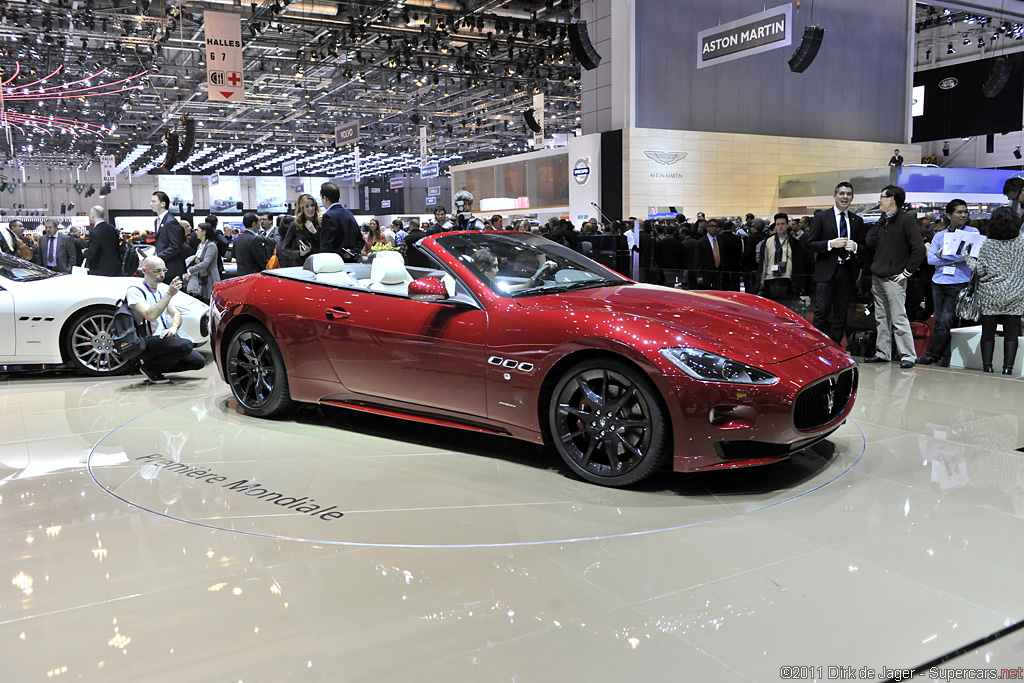 2011 Geneva Motor Show-3