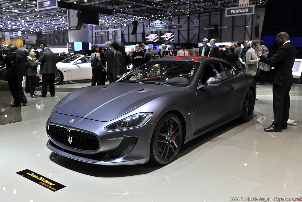 2011 Geneva Motor Show-3