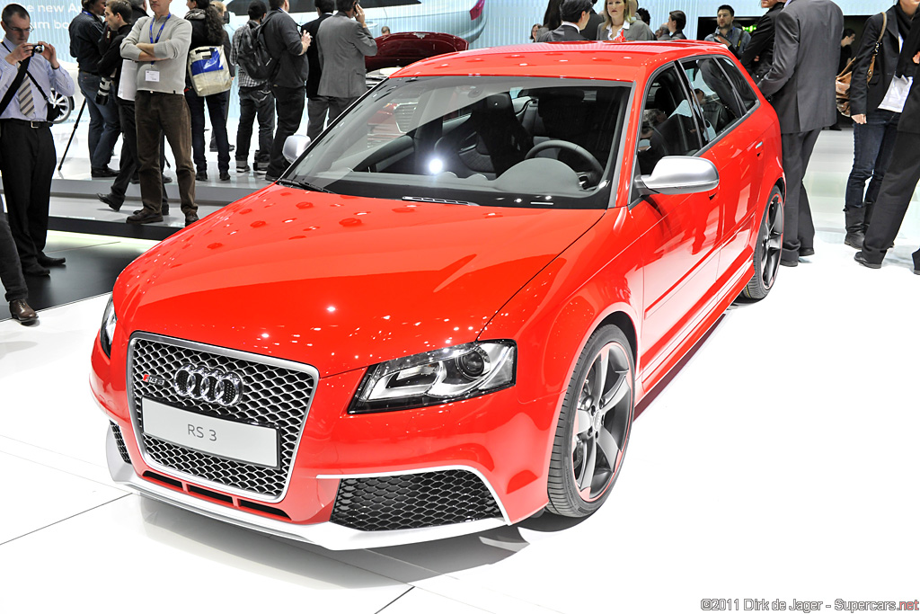 2011 Geneva Motor Show-3