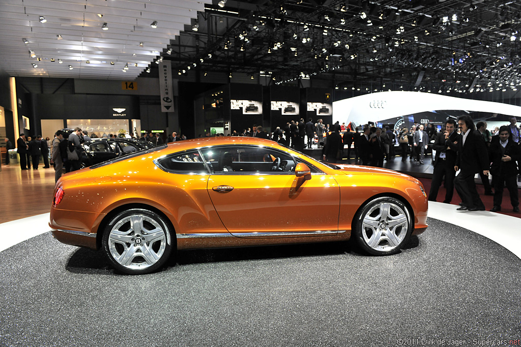 2011 Geneva Motor Show-3