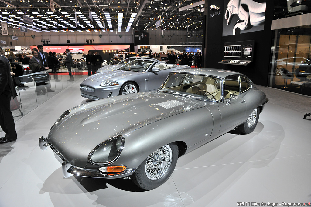 2011 Geneva Motor Show-5