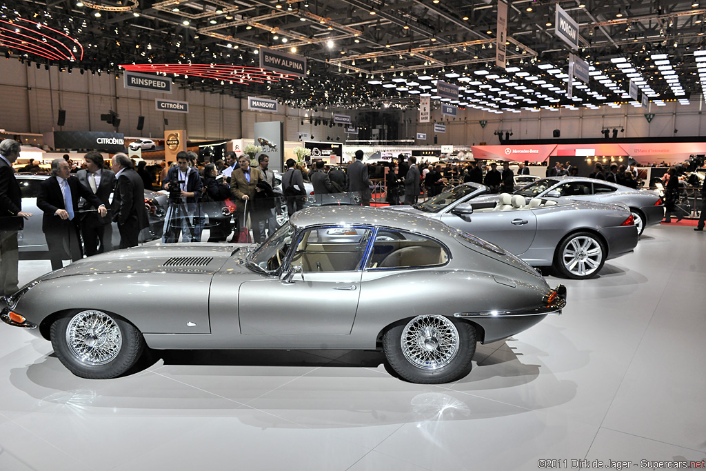 2011 Geneva Motor Show-5