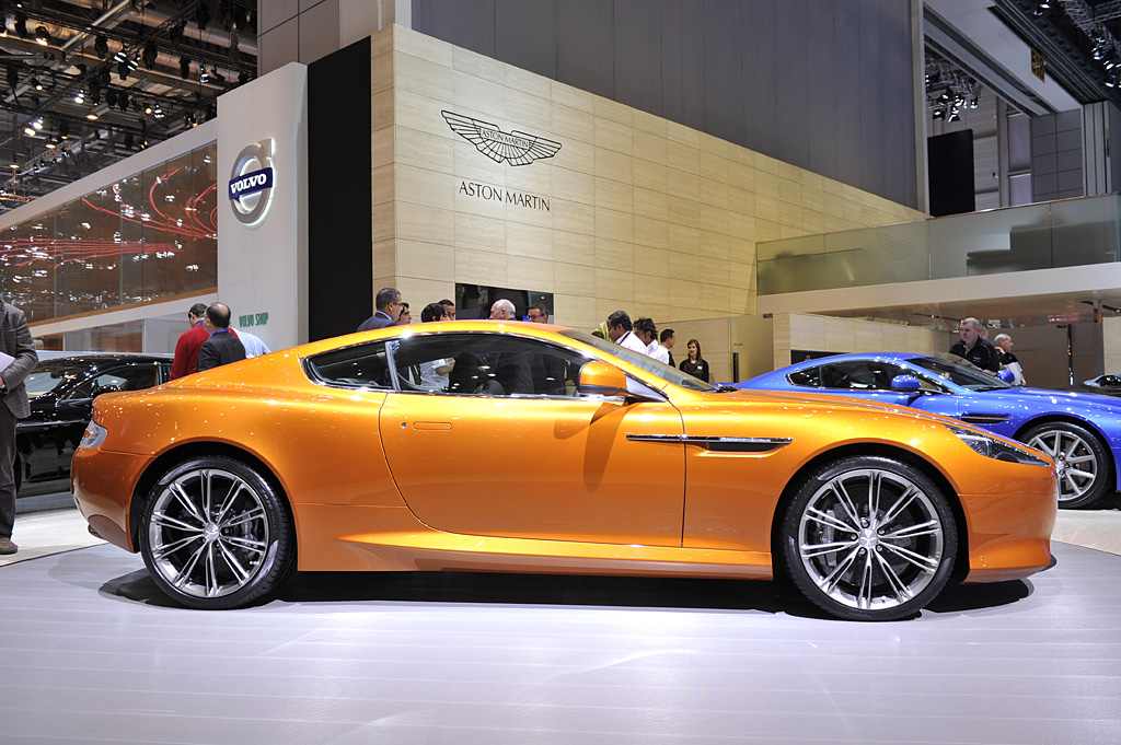 2011 Geneva Motor Show-3