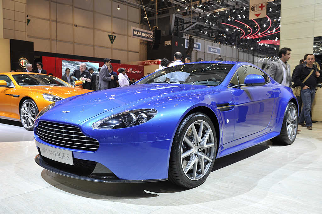 2011 Geneva Motor Show-3