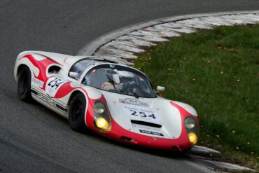 Porsche 910 replica