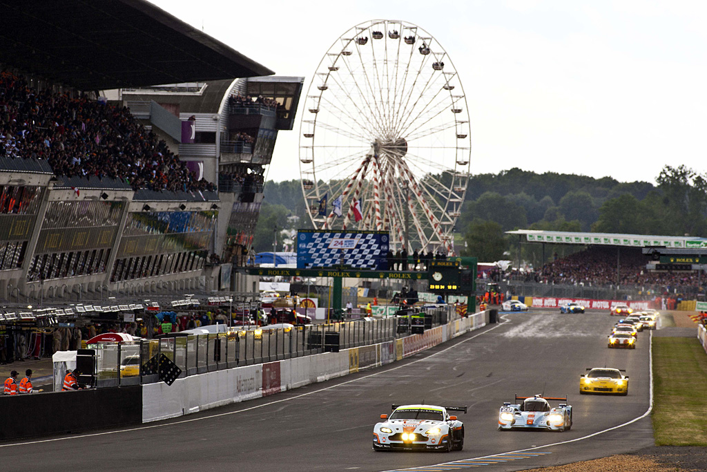 2012 Aston Martin V12 Vantage GT3 Gallery