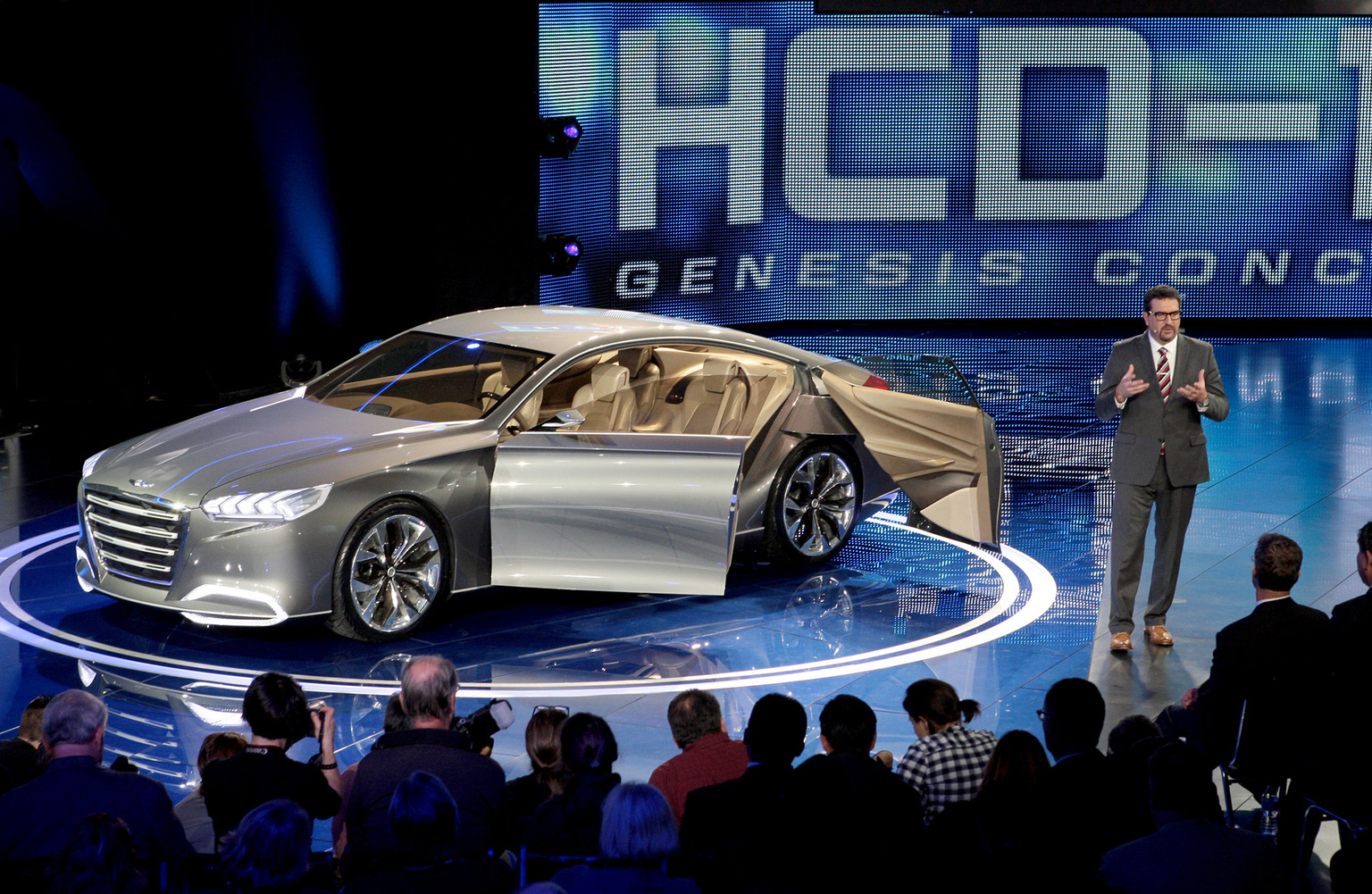 2013 Hyundai HCD-14 Genesis Gallery