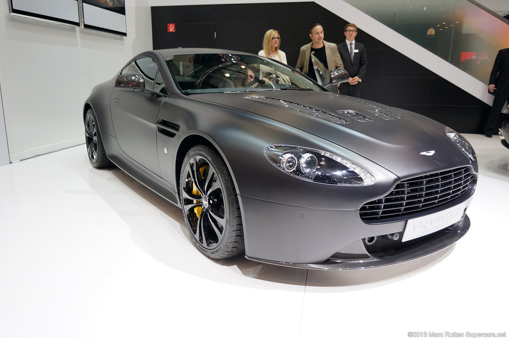 2009 Aston Martin V12 Vantage Gallery