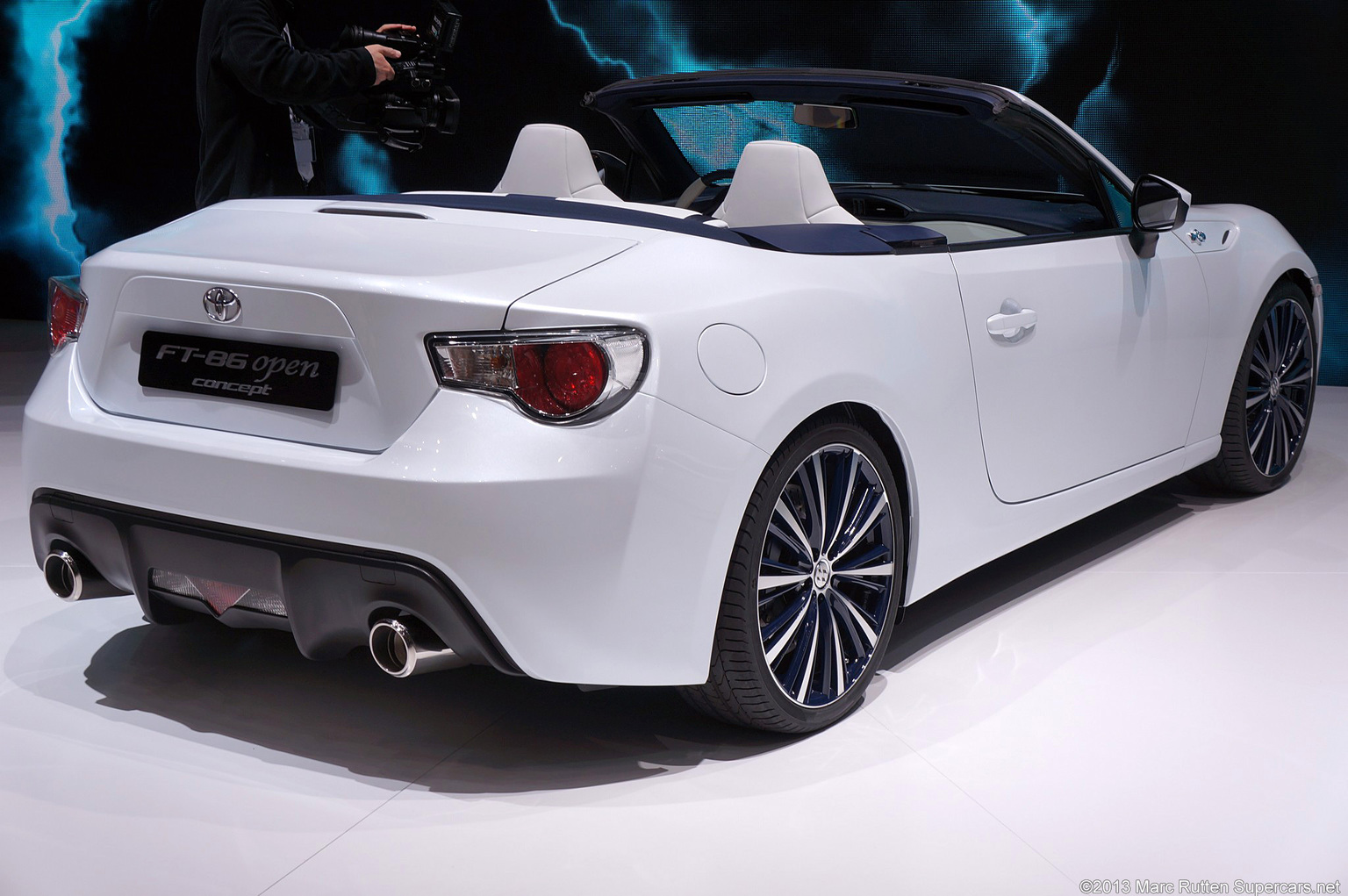 2013 Toyota GT 86 Open concept Gallery