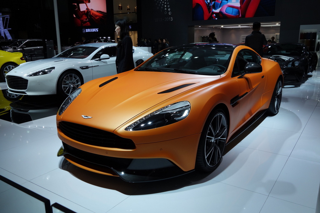 2013 Aston Martin Vanquish Gallery